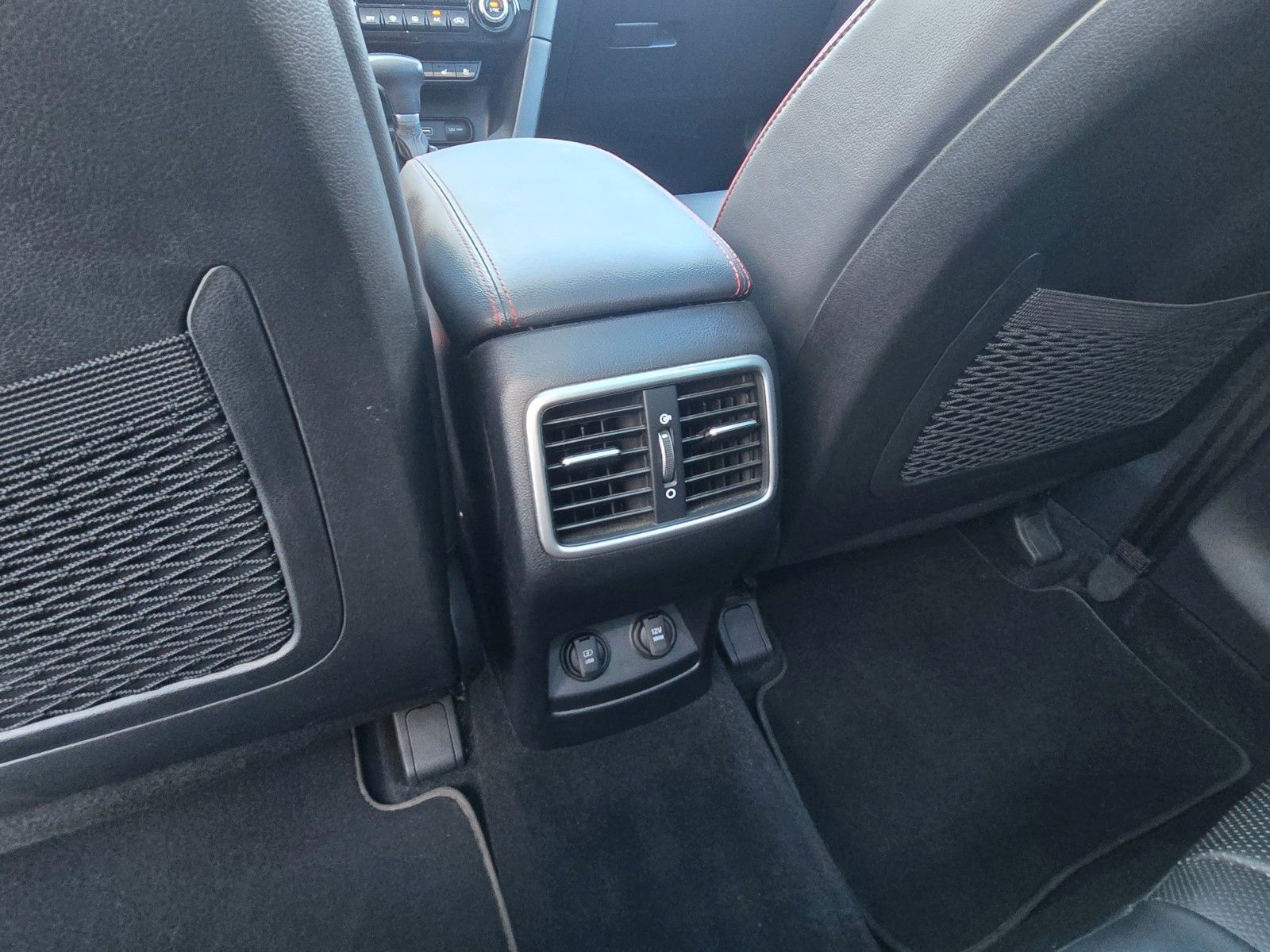 Fahrzeugabbildung Kia SPORTAGE D2.0 185 48V AWD AT8 GTL GD TEC AHK