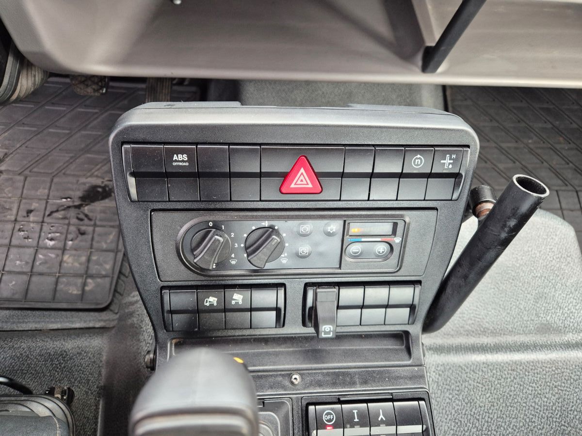 Fahrzeugabbildung Mercedes-Benz U 218 4x4 Winterdienst, Hydrostat, Zapfwelle