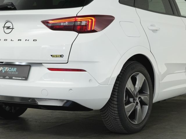 Grandland GSe PHEV 4X4 AUTOMATIK+AHK+NAVI+360 GR