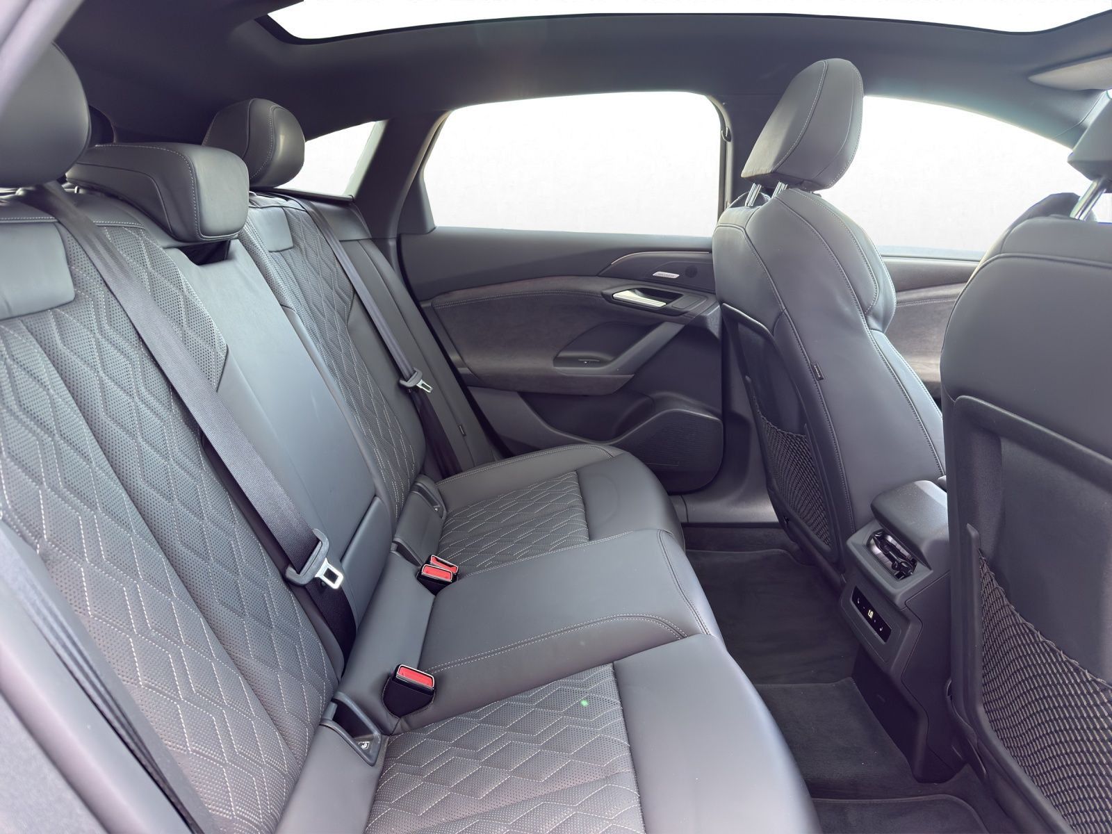 Audi S6 e-tron - Bild 17