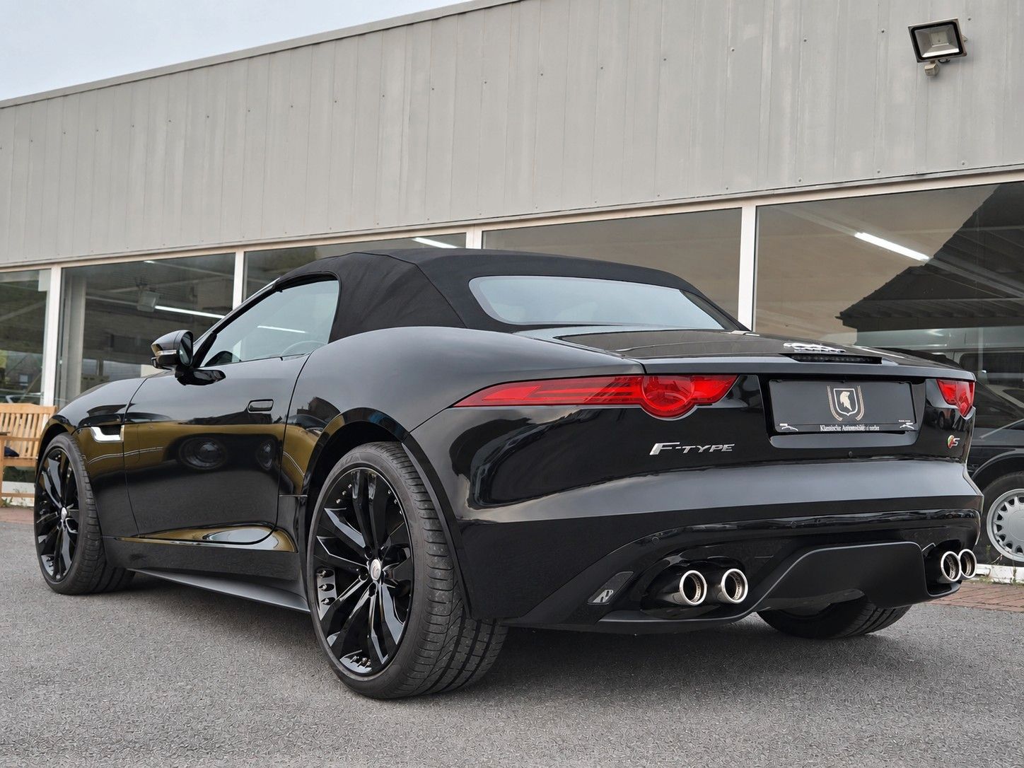 Fahrzeugabbildung Jaguar F-Type Cabrio V8 S/BRD/2.Hd/1A Sammlerzustand