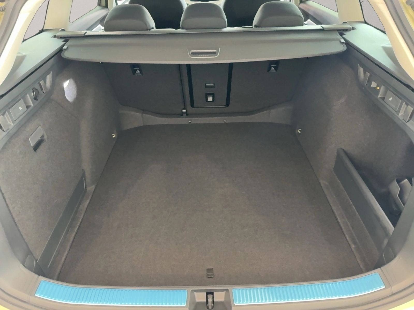 Superb Combi 2.0 TDI Selection, AHK, Matrix LED,