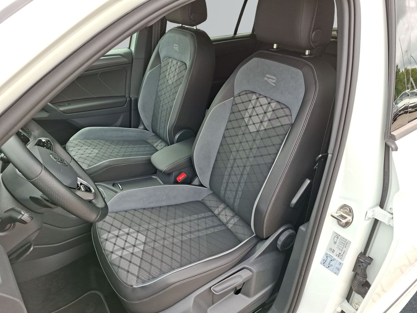 Tiguan 1.5 TSI DSG R-Line *KAMERA*ACC*NAVI*