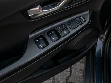 Hyundai Kona Trend Elektro 2WD Kamera Schiebedach LED