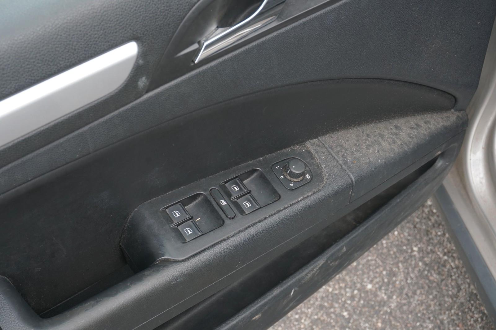 Skoda Superb 2013 — photo 17
