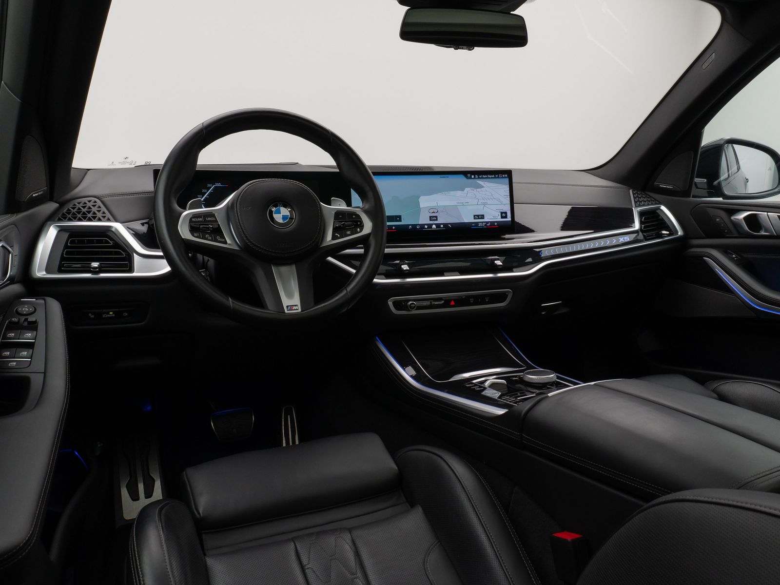 Fahrzeugabbildung BMW X5 xD30d M Sport Pro Panoram 360°HUD DAB H/K AHK
