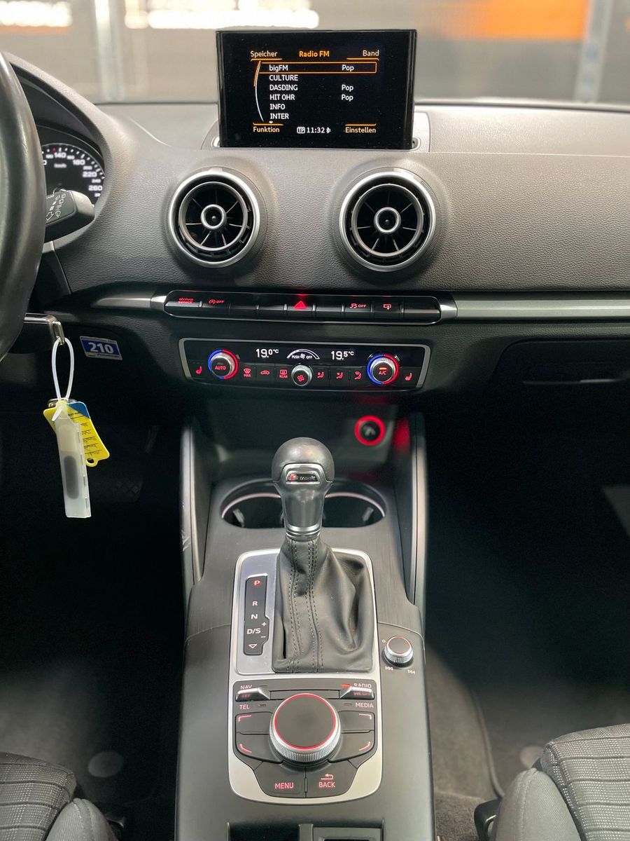 Fahrzeugabbildung Audi A3 Sportback 1.4TSI Ambition #Tempomat#Xenon