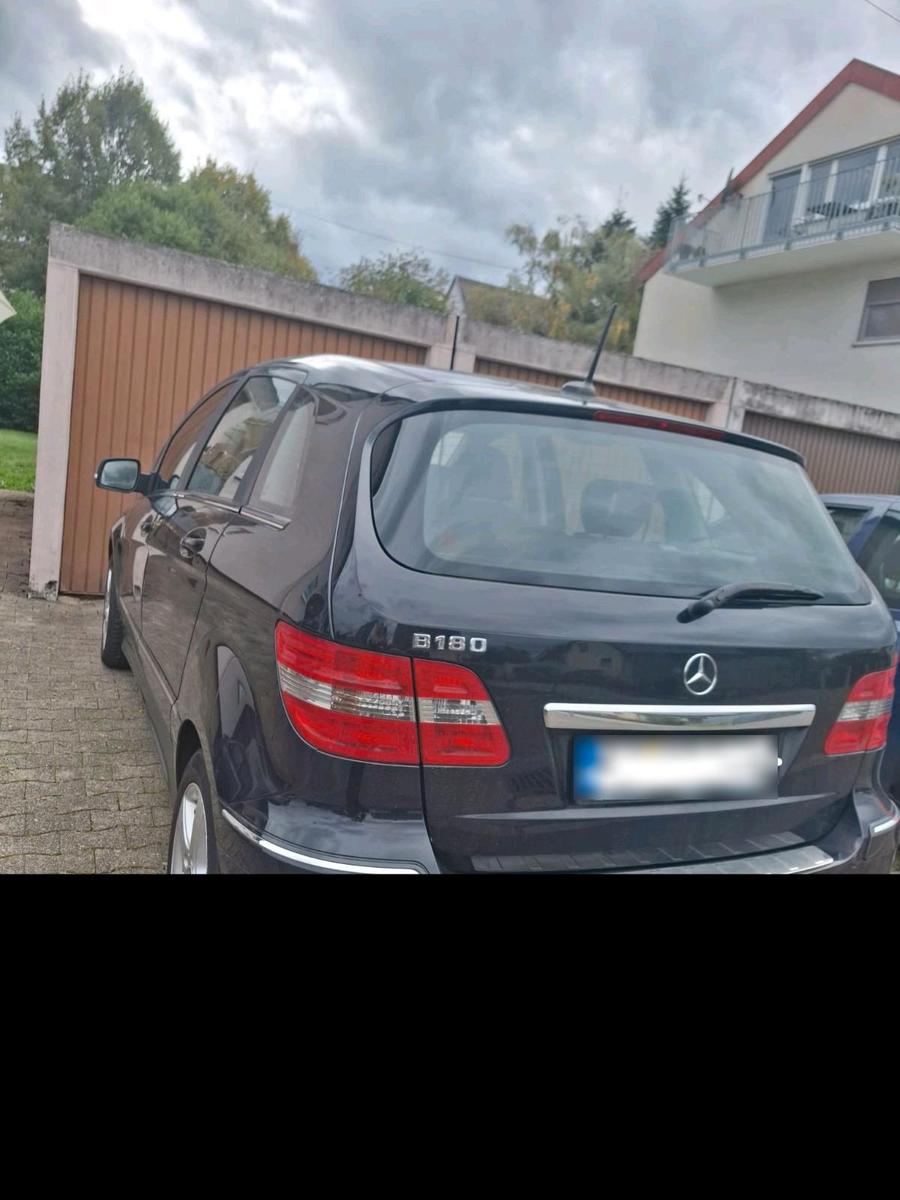 Mercedes-Benz B180 2010 — photo 7
