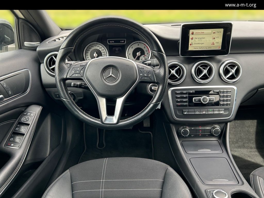MERCEDES-BENZ A 220