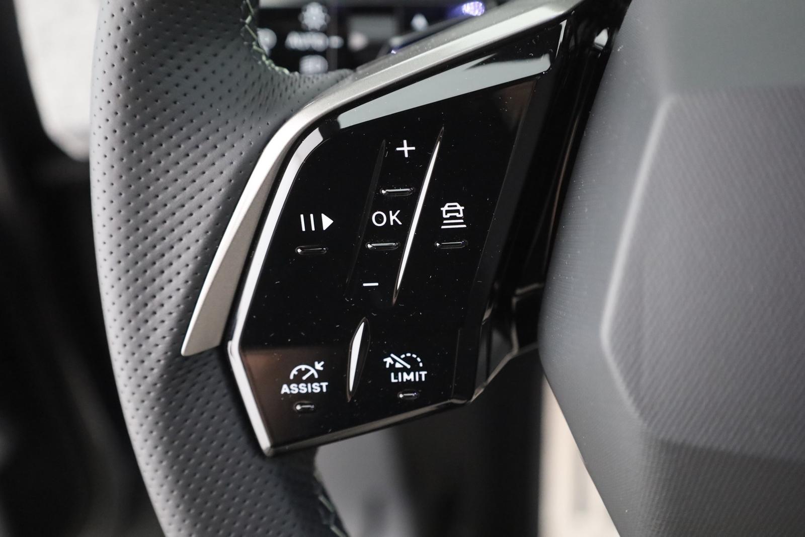 Peugeot 3008 GT 1.2 Hybrid 145 Aut. LED ACC Navi AHK