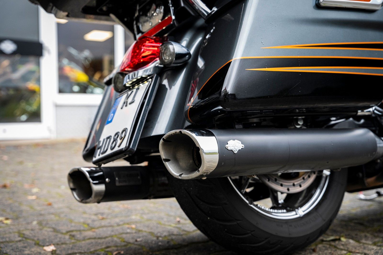 Fahrzeugabbildung Harley-Davidson CVO Road Glide Ultra FLTRUSE 110 - VANCE&HINES -