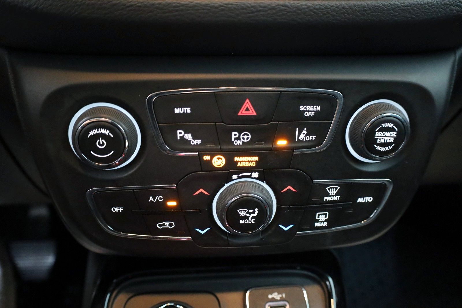 Fahrzeugabbildung Jeep Compass Limited 4WD T.Leder,Navi,LED,Apple Car.