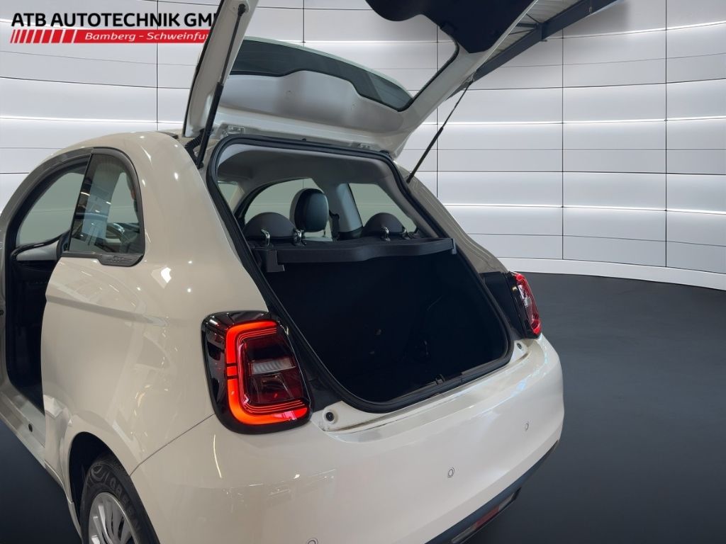 Fahrzeugabbildung Fiat 500 Hybrid Pop, Tech-Paket, DAB, Klimautom, CarP