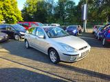 Ford Focus 1.6 Ghia Autom. Rentner*14"Alu*Sitzheizung - Ford Focus: 14