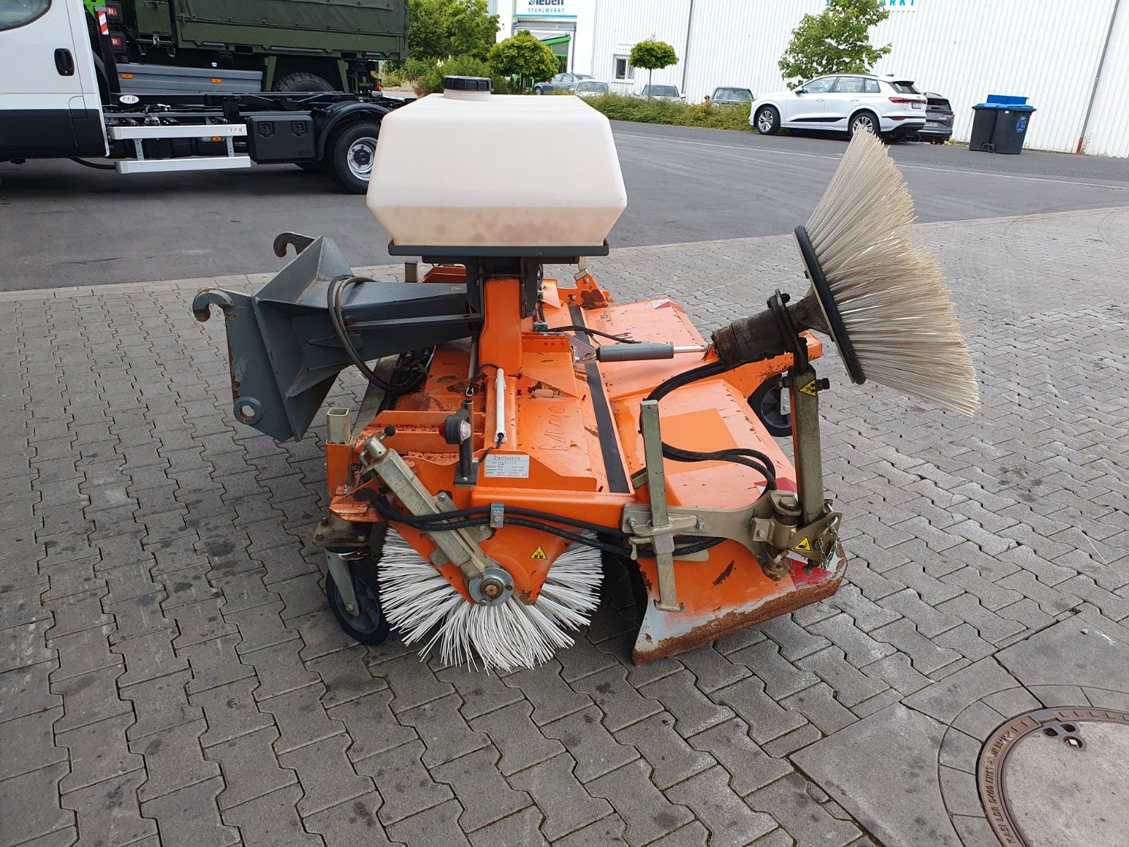 Fahrzeugabbildung Andere Bema 25 Dual Kehrmaschine / 2.050 mm / 2020