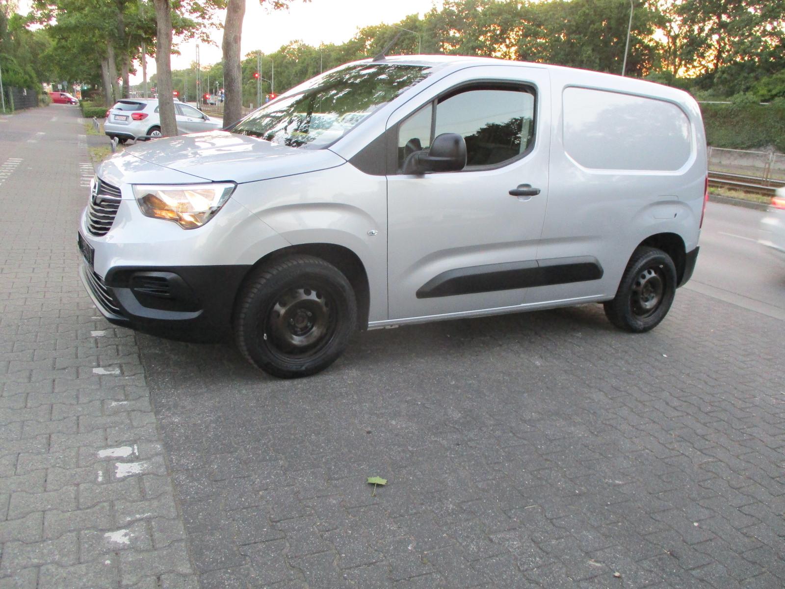 Opel Combo E Cargo Selection 1 Hand