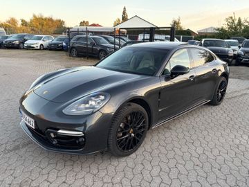 Porsche Panamera - 1