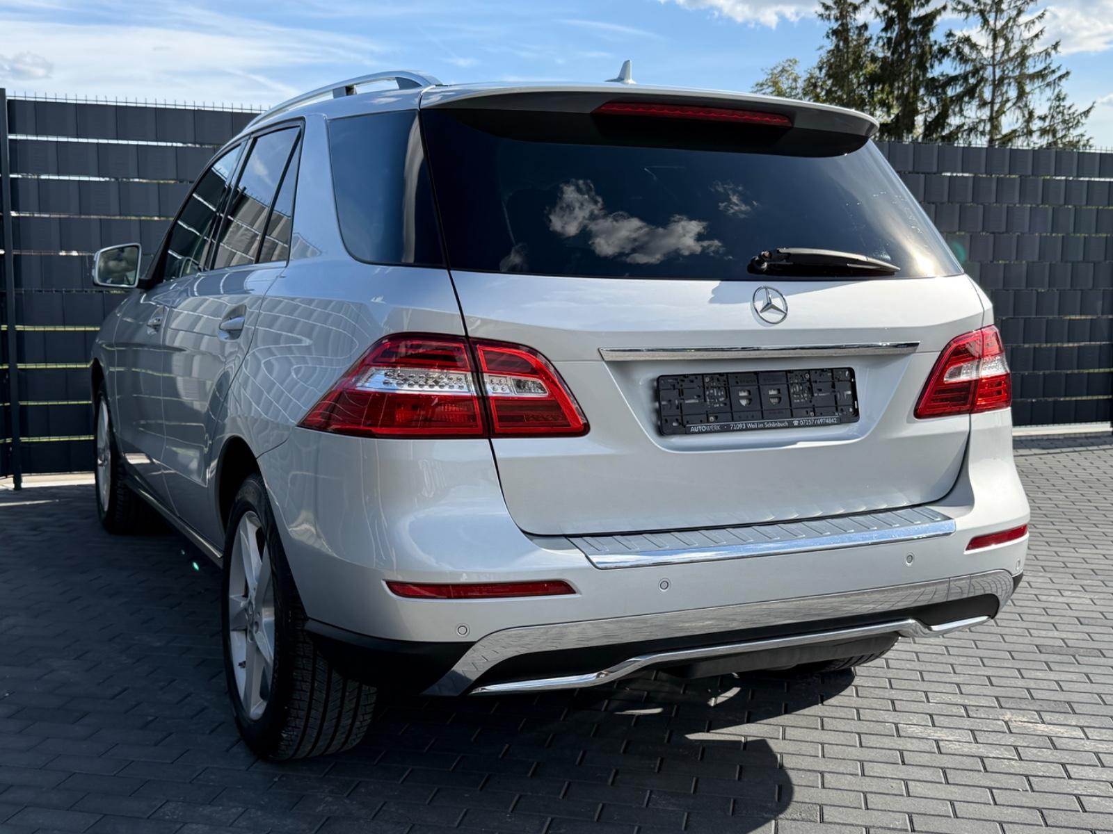Mercedes-Benz ML 350 BlueTec 4M*7G*COMAND*AIRMATIC*H&K*AHK*