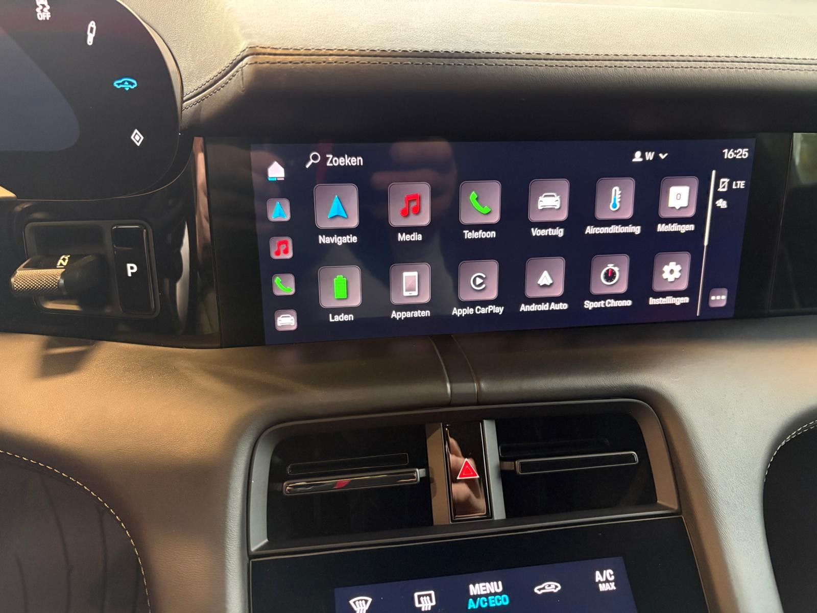 Fahrzeugabbildung Porsche Taycan Basis