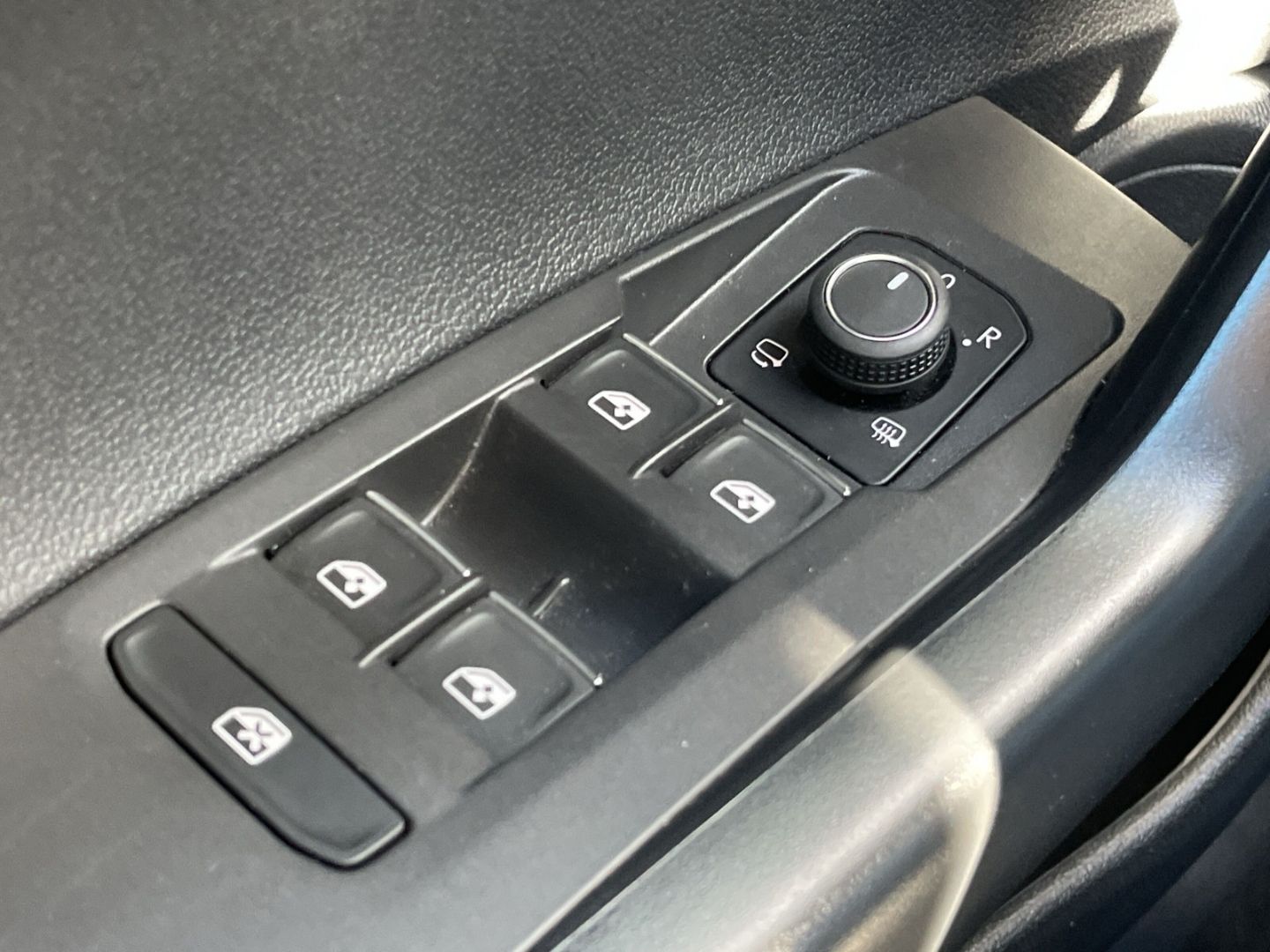 Polo 1.0 TSI DSG R-Line Pano/Kamera/ACC/App-Con.