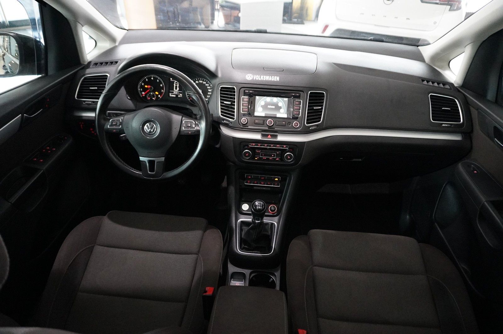 Fahrzeugabbildung Volkswagen Sharan 1.4 TSI STYLE 7-SITZE NAVI/PANO./SPORT/SH