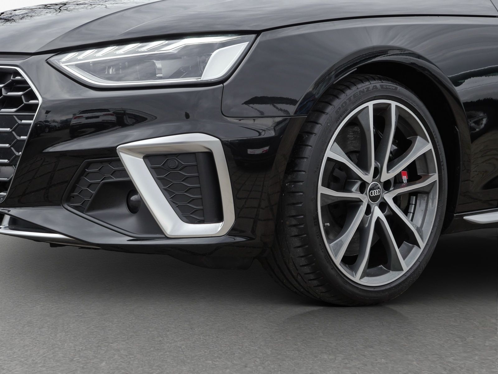 Audi S4 - Bild 13