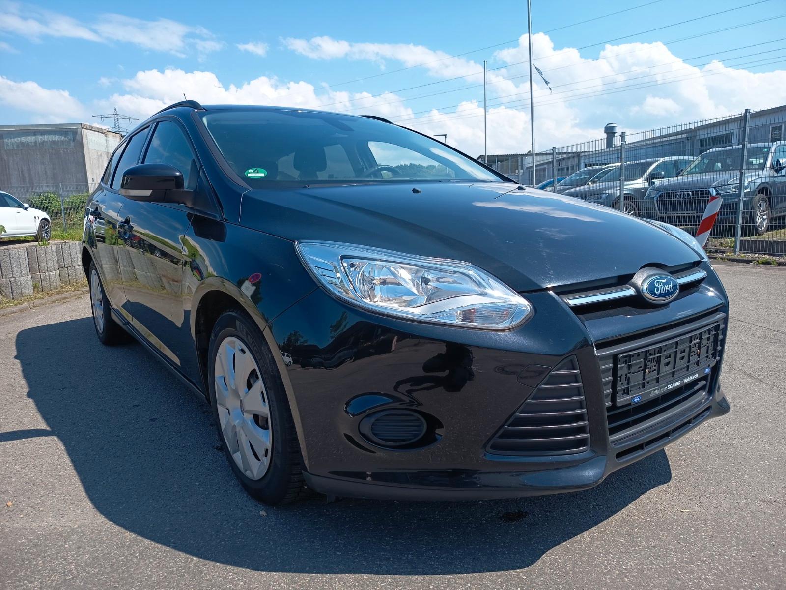 Ford Focus 2013 — interior