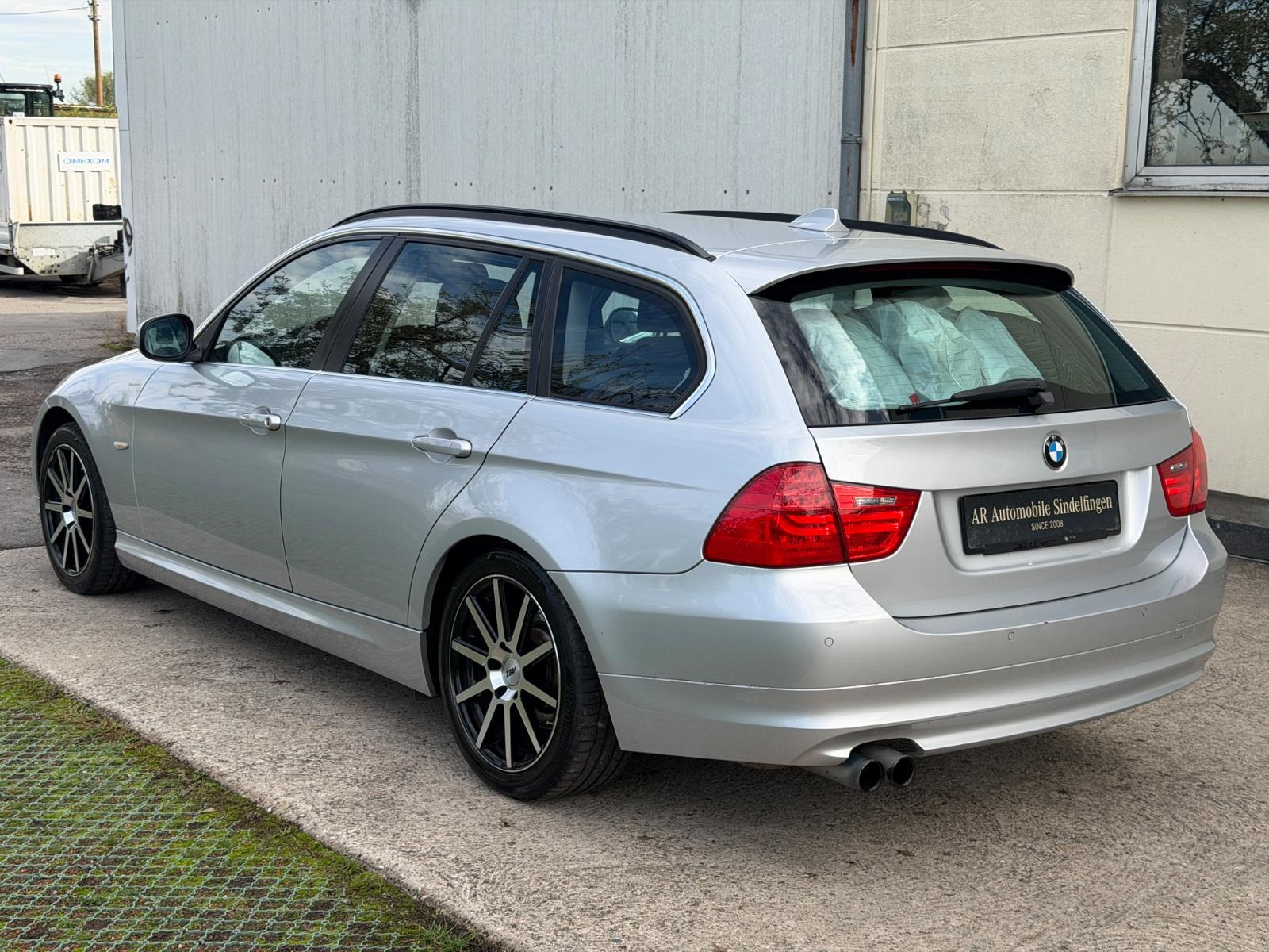BMW 325 TOURING AUT*XEN*AHK*2.HAND*NAVI* | 218 ch | BVA | BMW 325I TOURING AUT | ATTELAGE