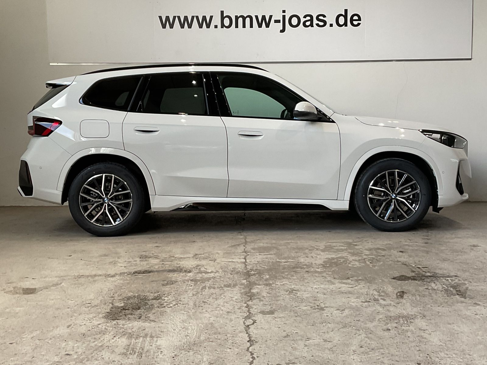 Fahrzeugabbildung BMW X1 sDrive20i *Head-Up *AHK *Komfortzugang