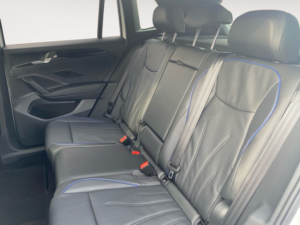 Fahrzeugabbildung Volkswagen Tiguan 1.5 eTSI OPF DSG R-Line