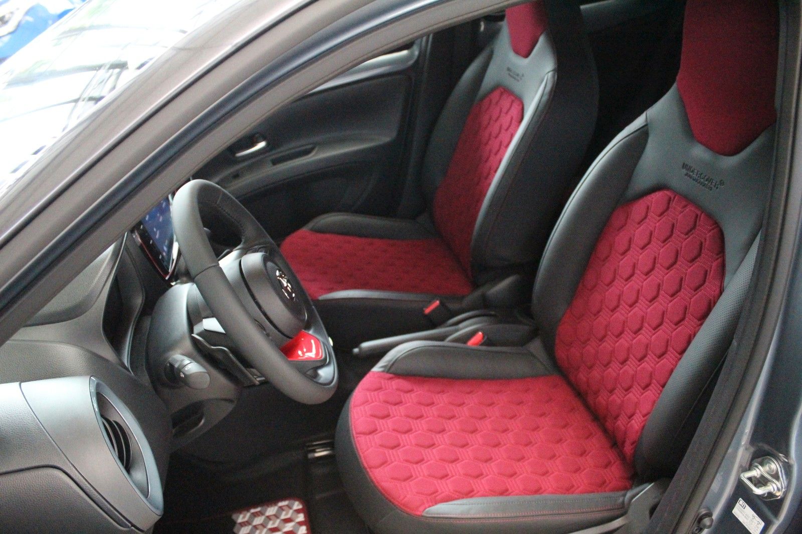 Fahrzeugabbildung Toyota Aygo X CVT UNDERCOVER Sonderedition + JBL-Paket