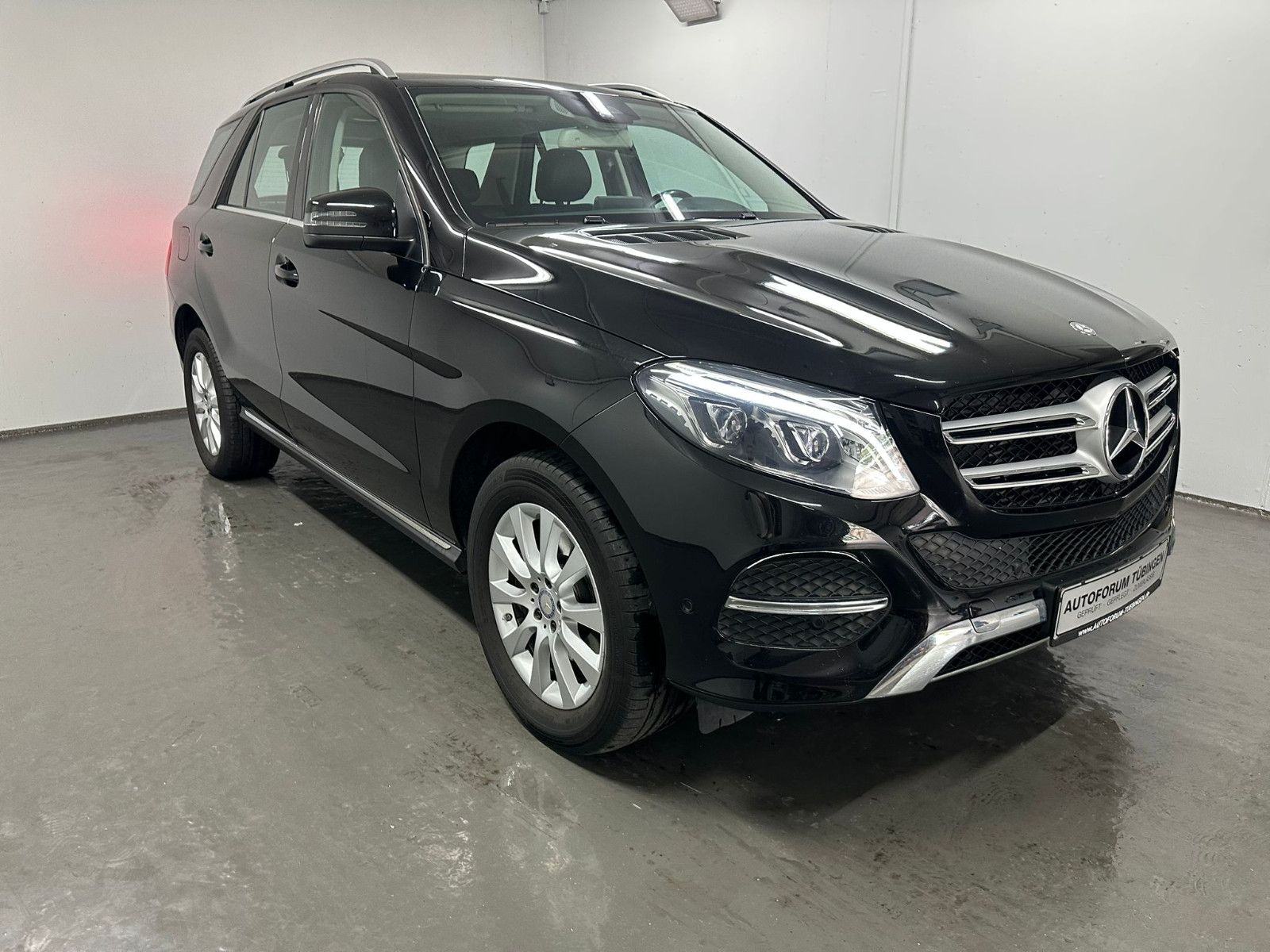 Fahrzeugabbildung Mercedes-Benz GLE 350 d 4MATIC *AHK*NAVI*IHC+*SCHIEBEDACH*LED