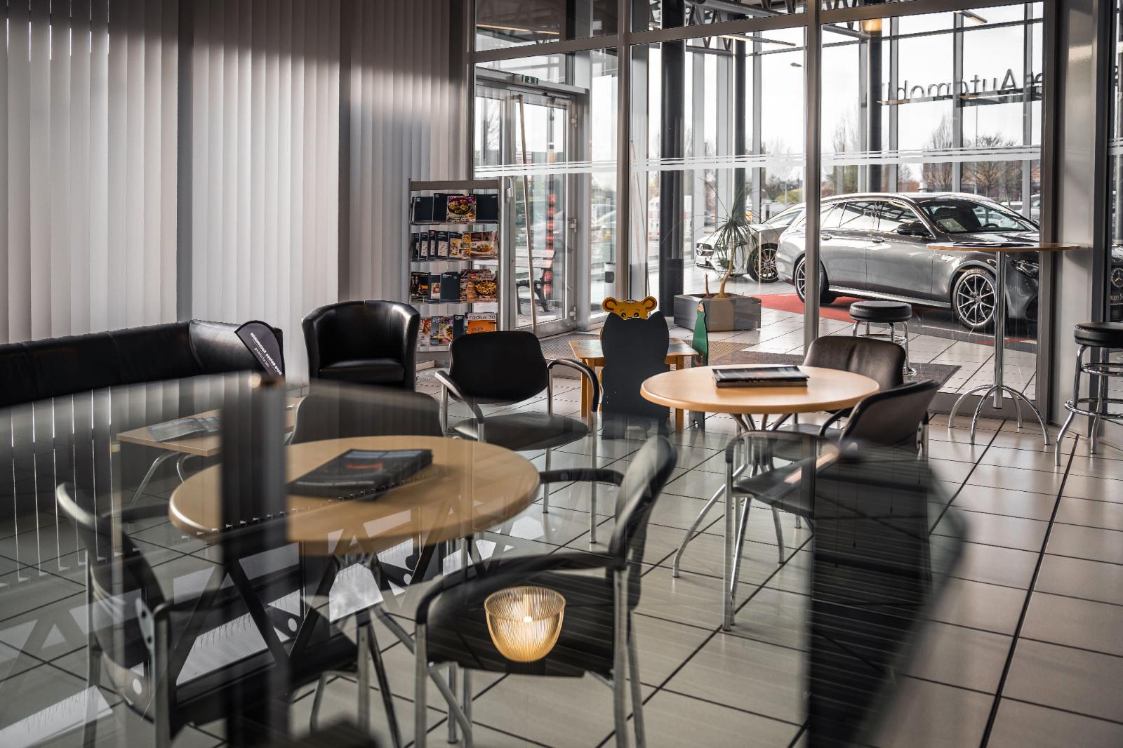 showroom-image-bottom