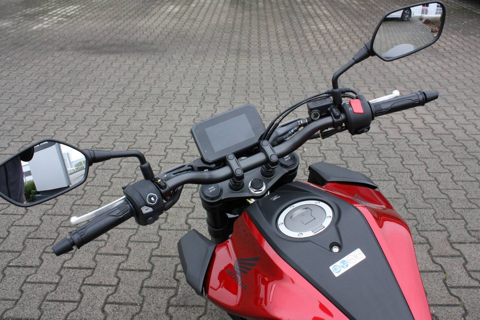 Fahrzeugabbildung Honda CB 125 R