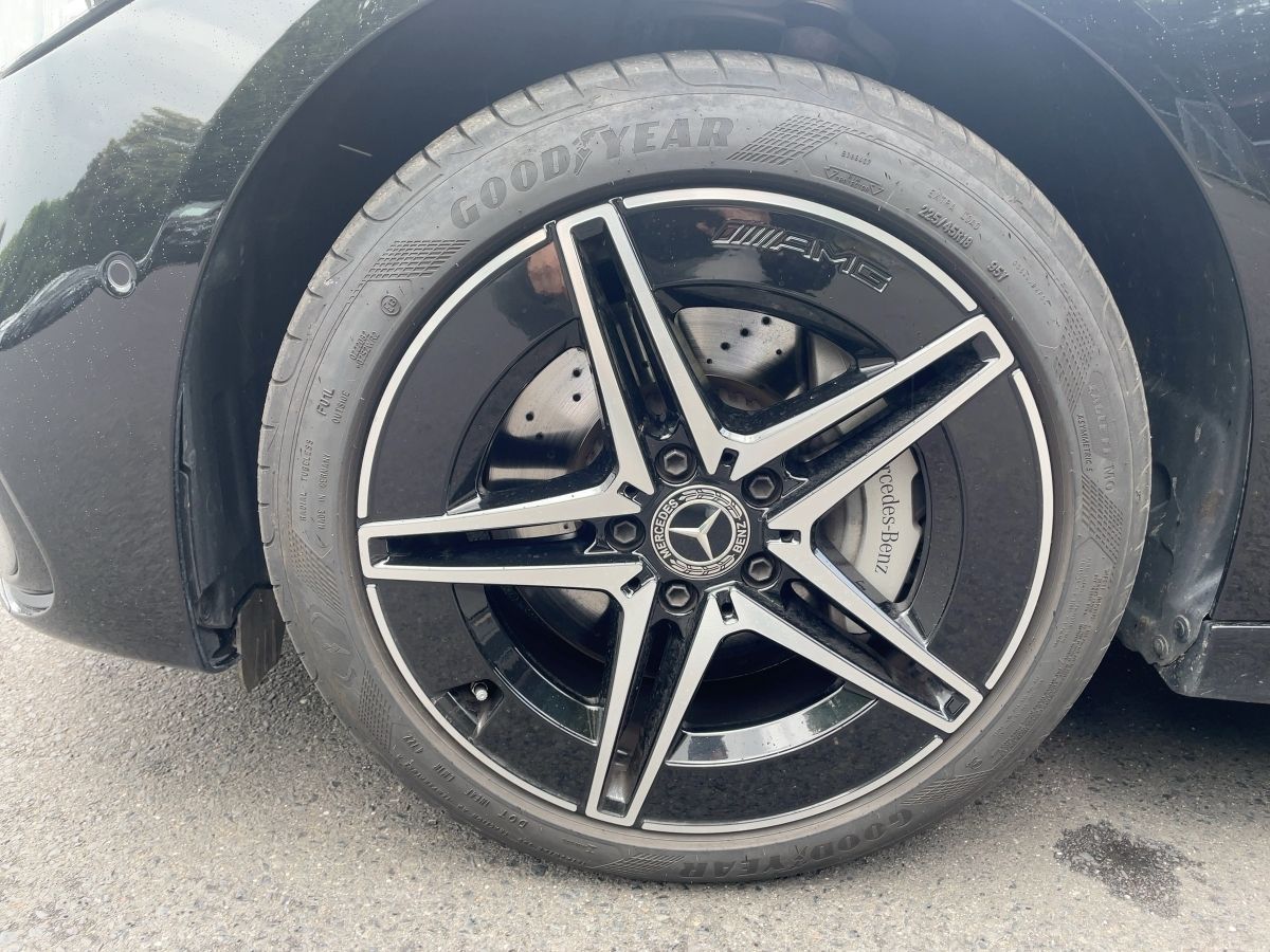 Fahrzeugabbildung Mercedes-Benz C 300 e T-Modell AMG/Night/Pano/AHK/360°/Digital