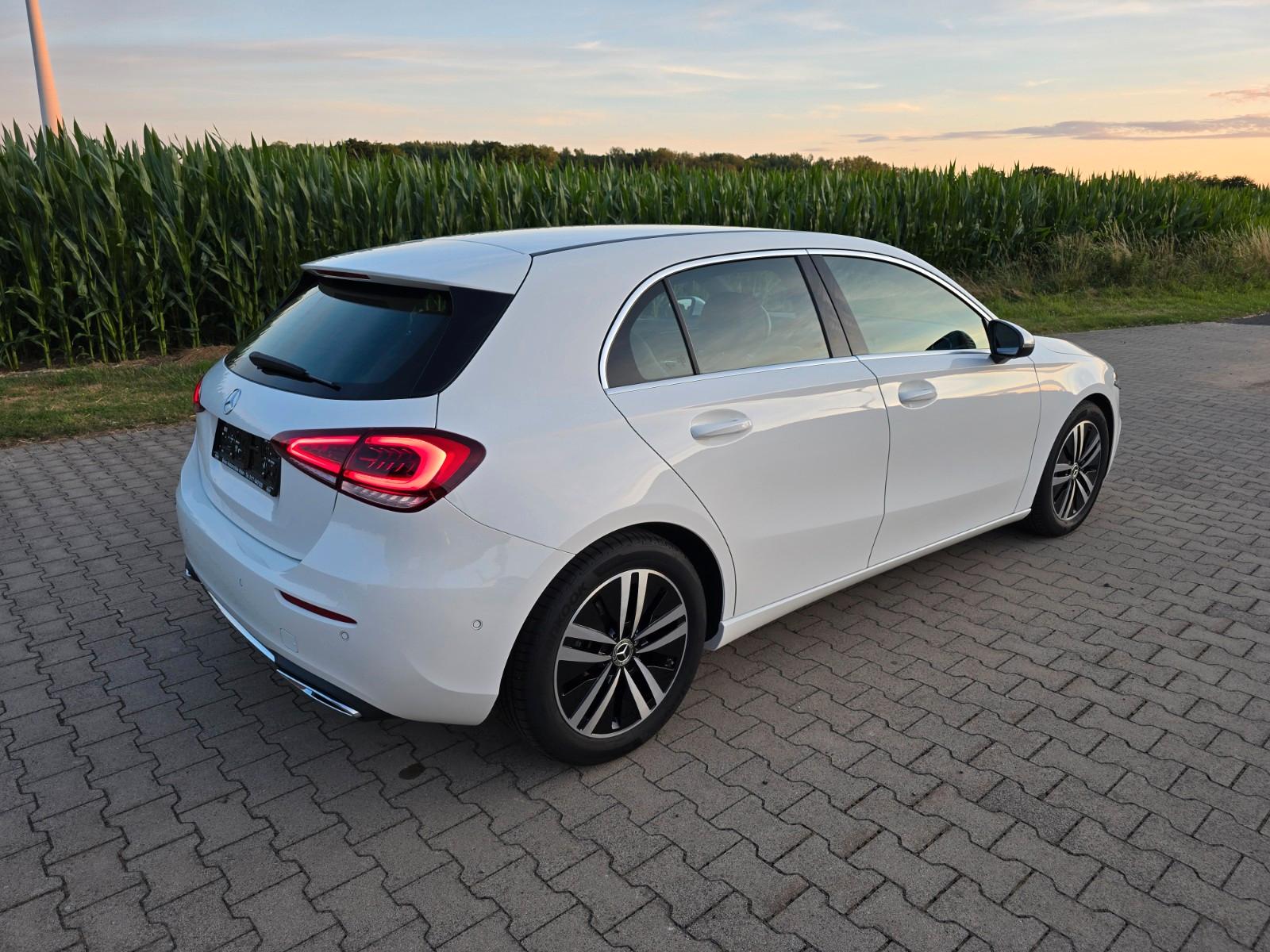 Mercedes-Benz A-Class Progressive LED Leder Kamera Alu 17 MBUX, миниатюра 6
