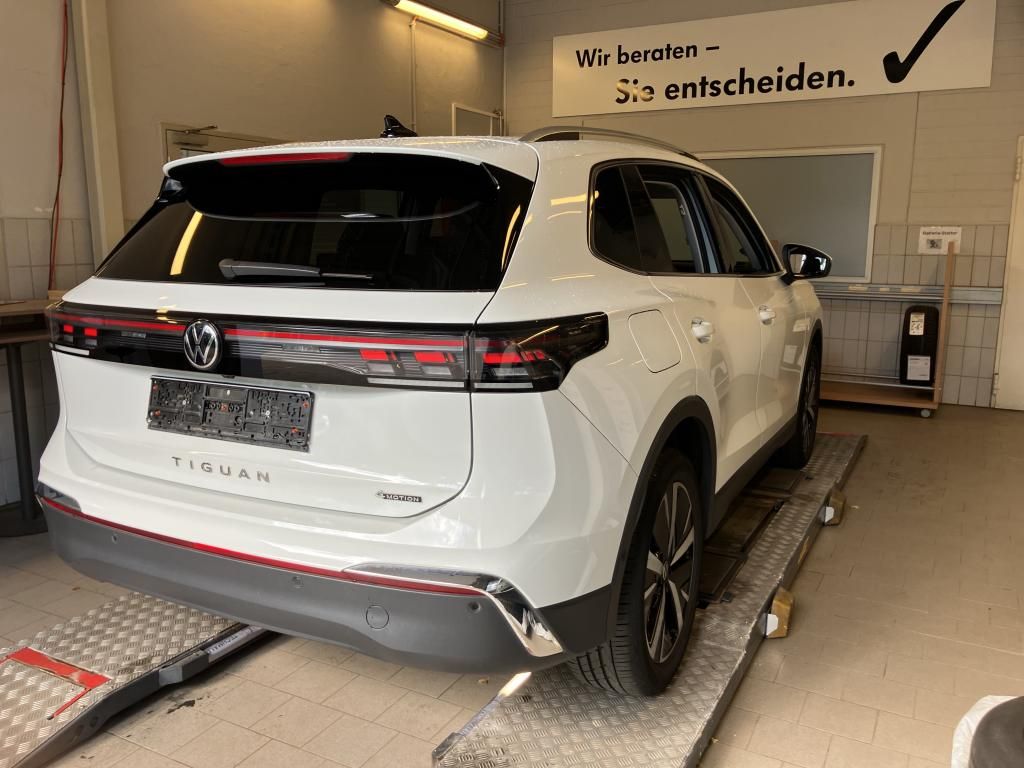 Volkswagen Tiguan TDI DSG 4Mo. *Elegance*AHK*Leder*Matrix* foto 2