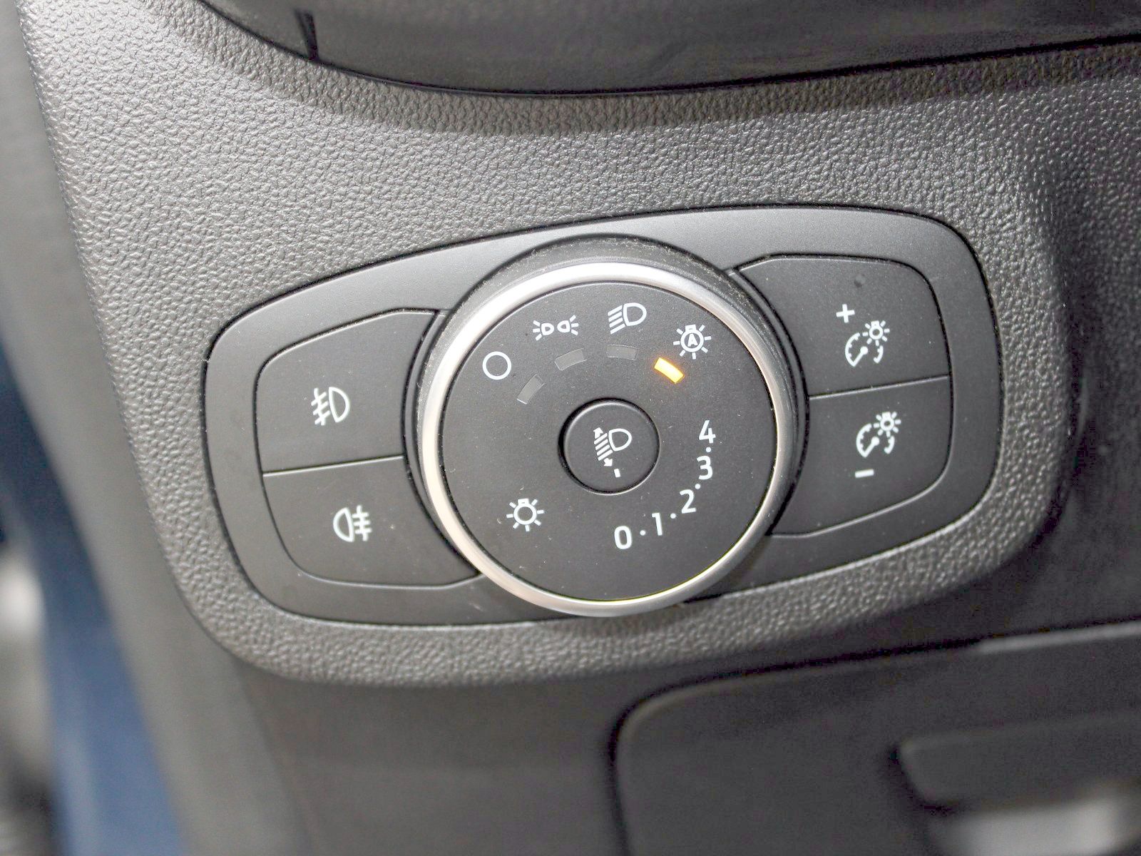 Fahrzeugabbildung Ford Fiesta Cool & Connect 1,1