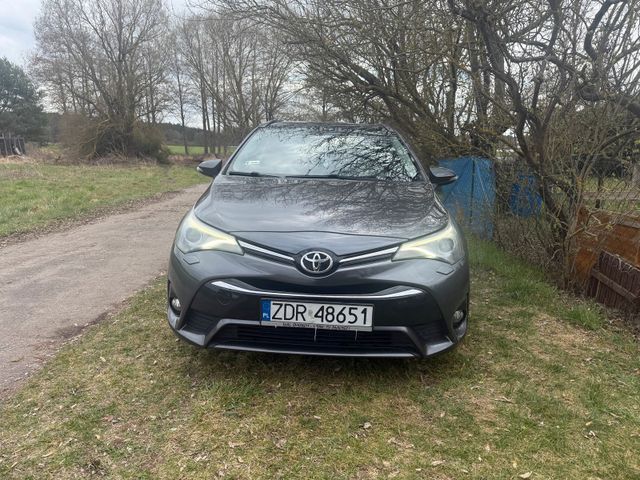 TOYOTA Avensis