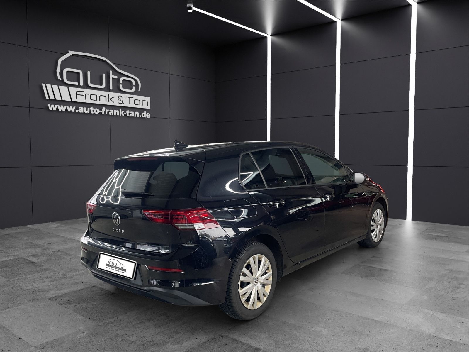 Fahrzeugabbildung Volkswagen Golf VIII*Standheizung*Kamera*Navi*ACC*SitzHZ*