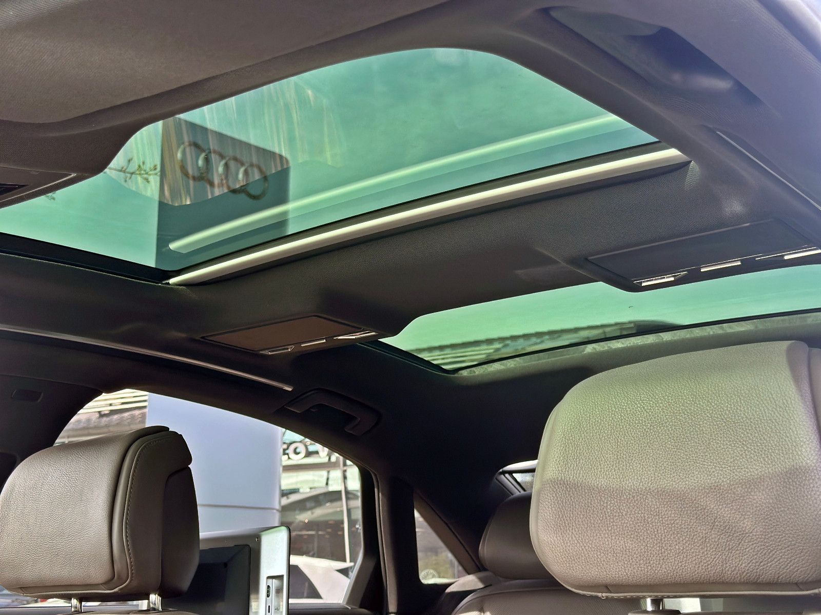 Audi A8 - Bild 11