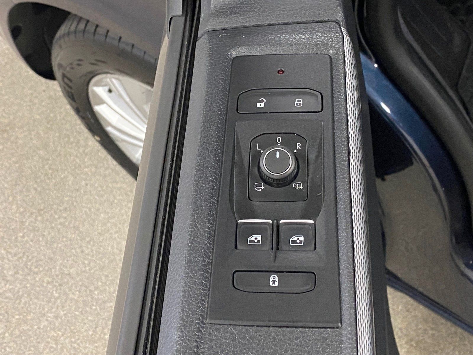 Fahrzeugabbildung Volkswagen T6.1 Multivan Generation Six+ALLRAD+DSG+7 Sitze+