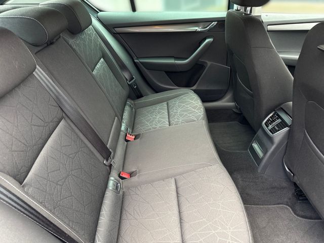 Octavia Clever 1.5 TSI LED+TEMPO+CPLAY+