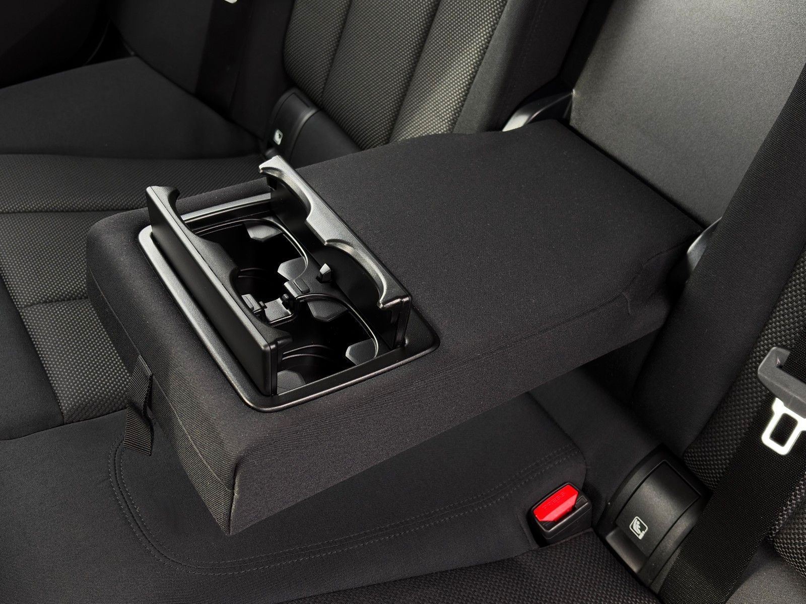 Fahrzeugabbildung BMW 330e Touring ACC HuD HiFi CAM 3Z-Klima CarPlay