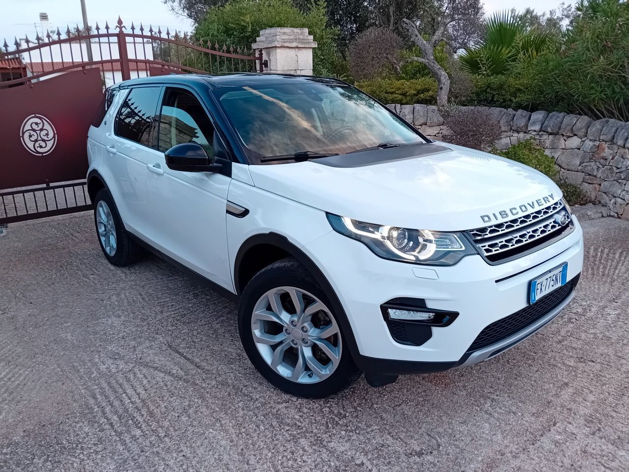 Land-Rover Discovery Sport - 1
