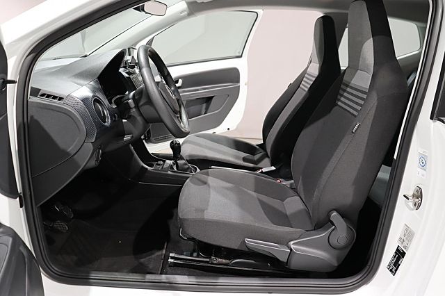Up! MOVE 1.0 L 65 PS USB ZV FREISP. Winterräder