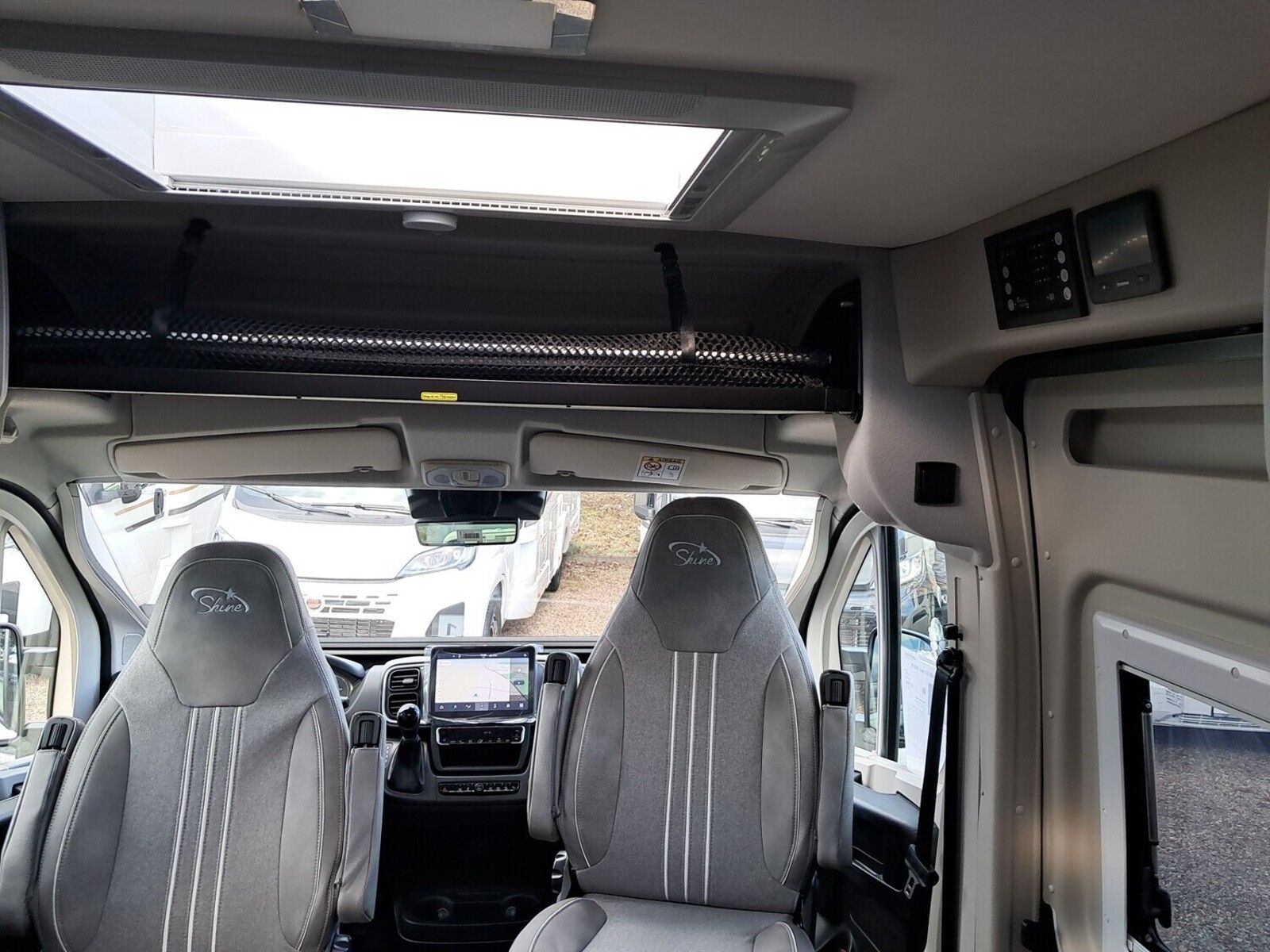 Fahrzeugabbildung Pössl Summit Shine 600 Citroen 140 PS Lithium,Solar