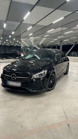 MERCEDES-BENZ CLA200d - Night Paket - AMG Paket