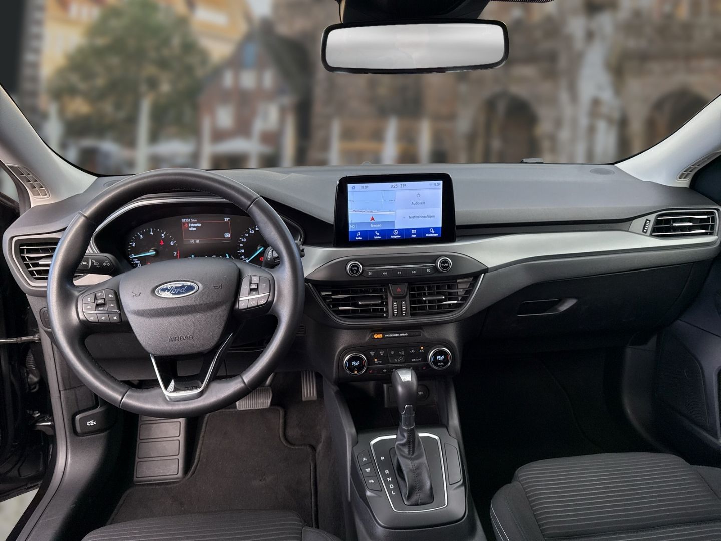 Fahrzeugabbildung Ford Focus Turnier Titanium 1.0 EcoBoost Mild-Hybrid