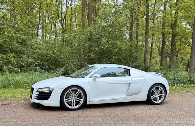 Audi R8 4.2 FSI R tronic quattro -